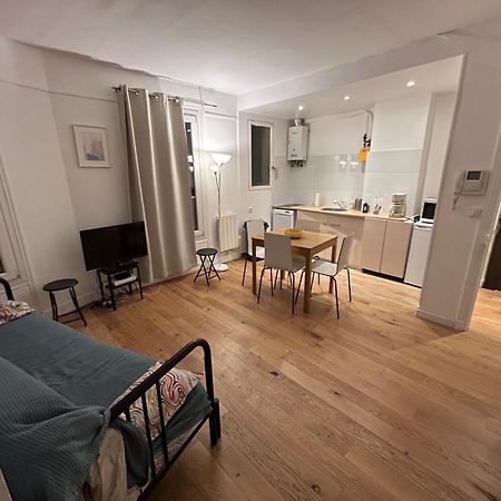 Appartement Paris Sacre Coeur Montmartre Et Tour Eiffel, 8 People, Extérieur photo