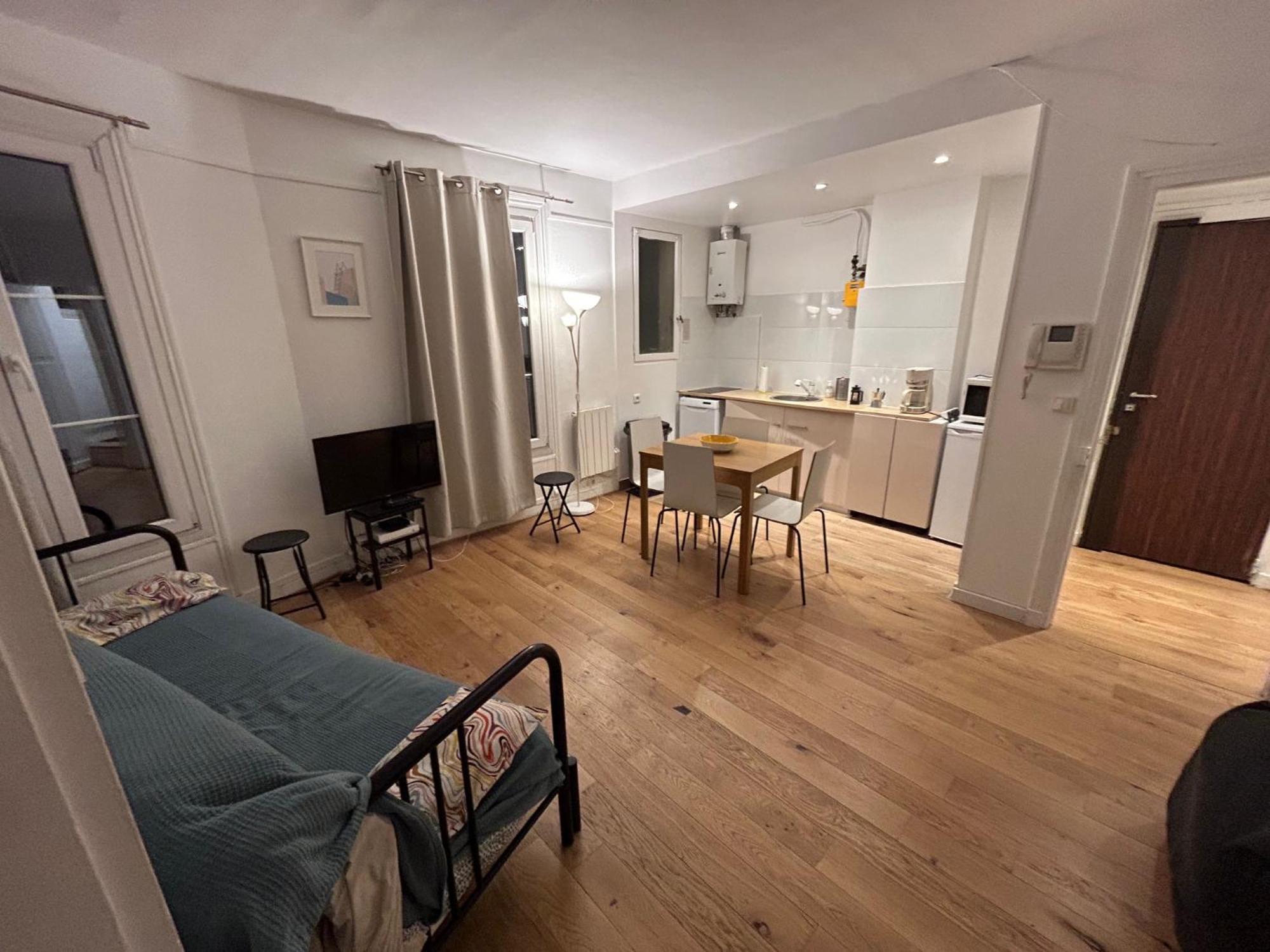 Appartement Paris Sacre Coeur Montmartre Et Tour Eiffel, 8 People, Extérieur photo
